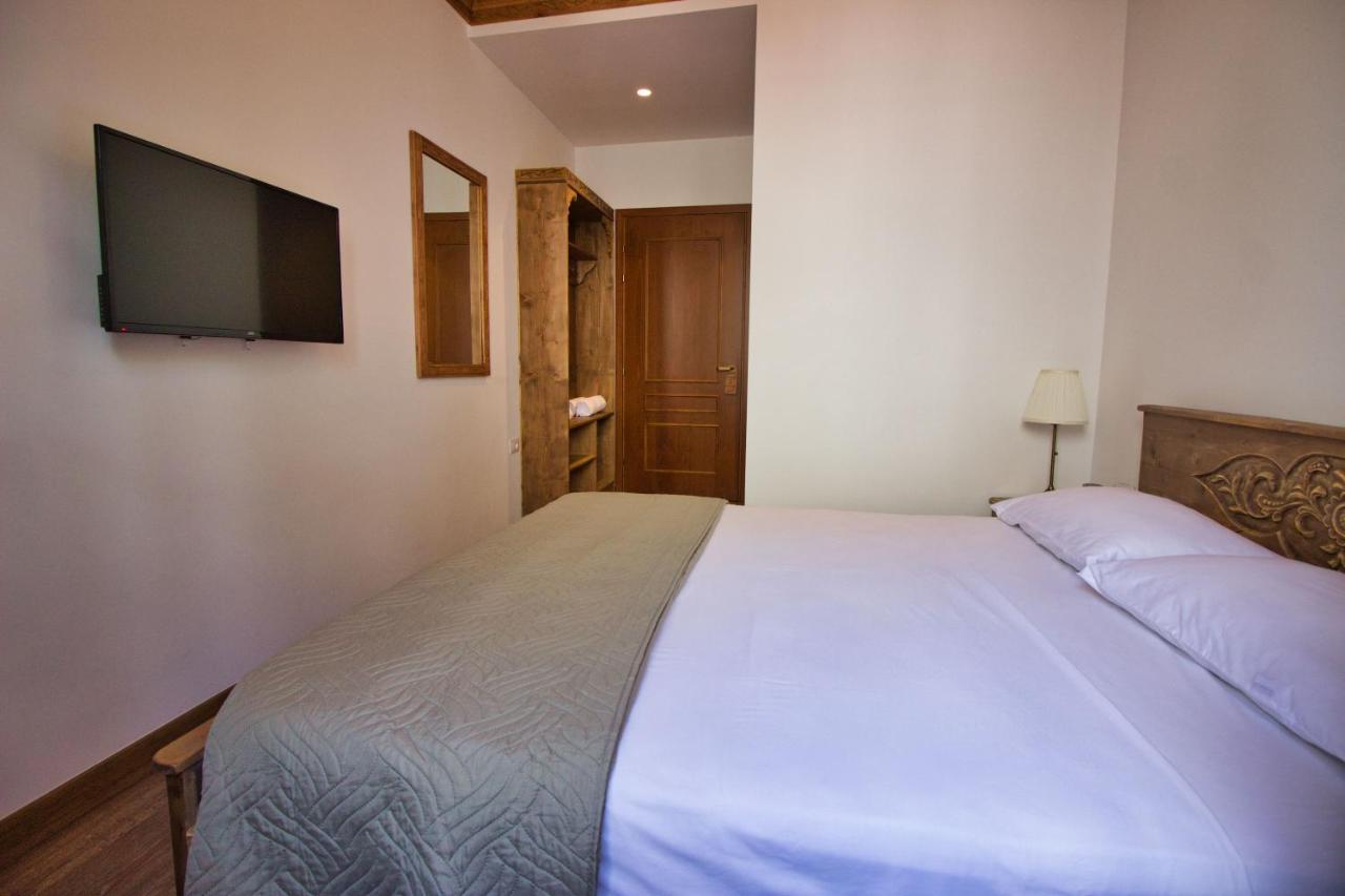 4 Rooms Gjirokastra Buitenkant foto