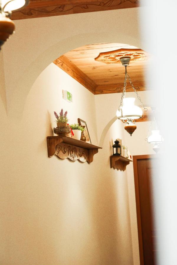 4 Rooms Gjirokastra Buitenkant foto