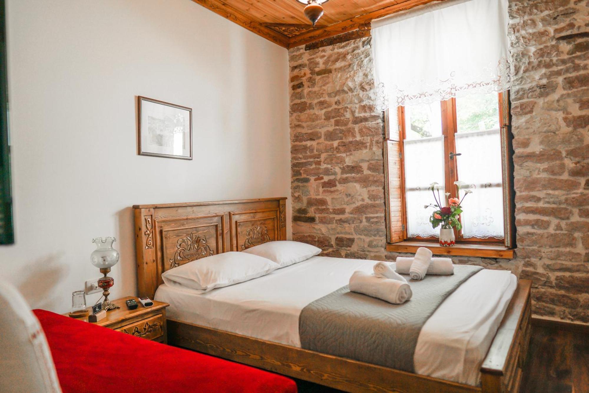 4 Rooms Gjirokastra Buitenkant foto