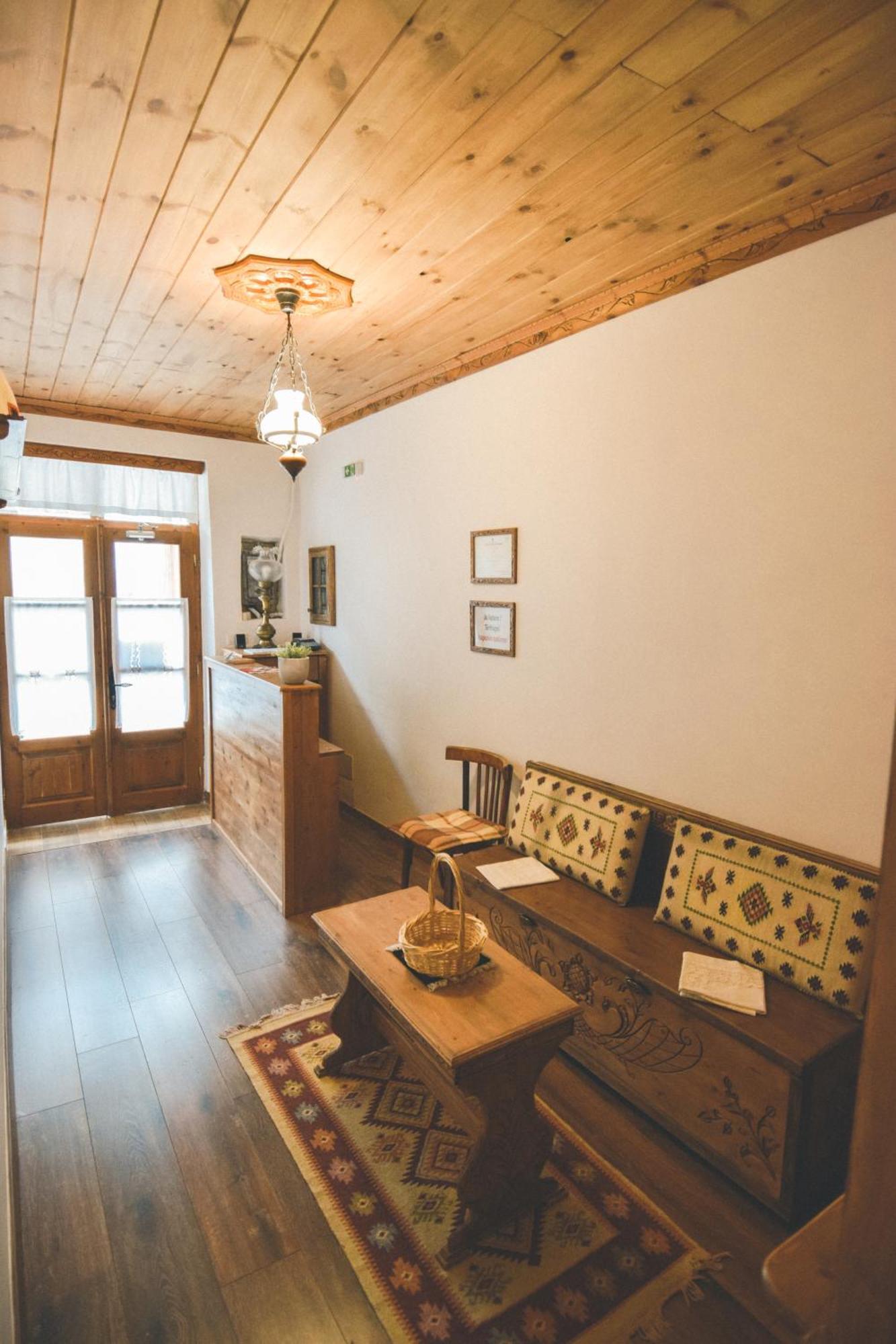 4 Rooms Gjirokastra Buitenkant foto
